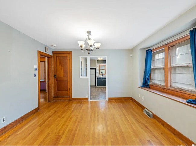 Photo - 423 Putnam Ave