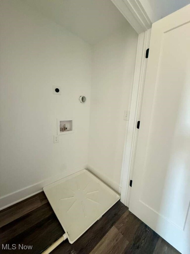 Building Photo - 1495 Superior Ave E