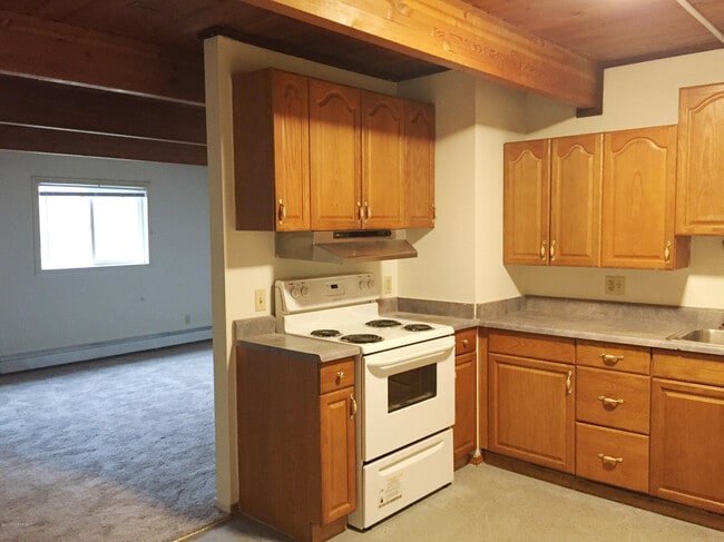 Building Photo - 2805 W 31st Ave Unit #20
