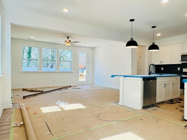 Photo - Spacious 3-Bed Townhome with Double Garage - Garner