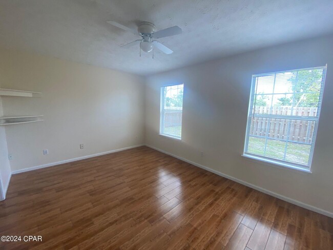 Photo - 111 Abigail Ln