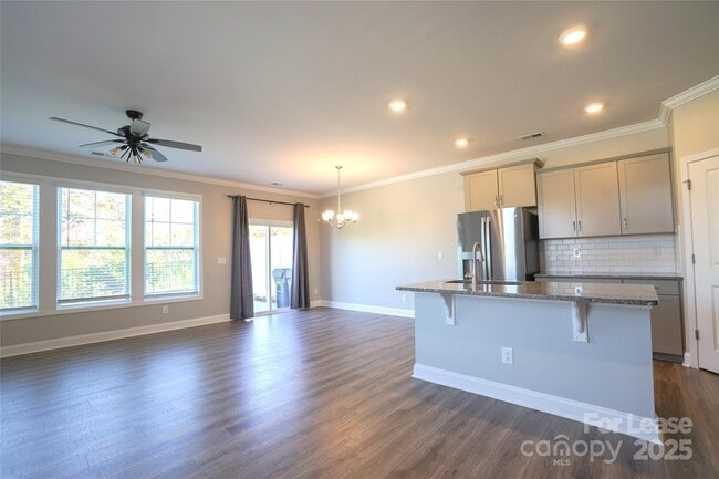 Photo - 596 Altamonte Dr