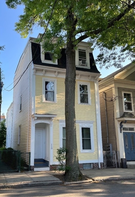 Building Photo - 110 Spring St Unit 1