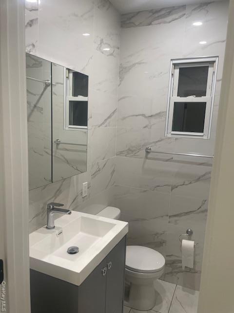 Photo - 61-01 60th Dr