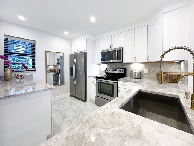 Photo - 4800 Bayview Dr