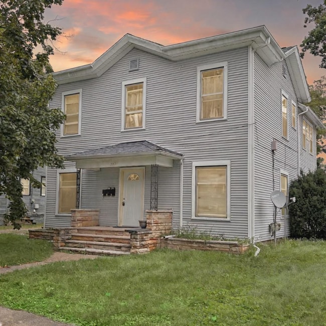 Building Photo - 309 3rd St Unit 1 Rental