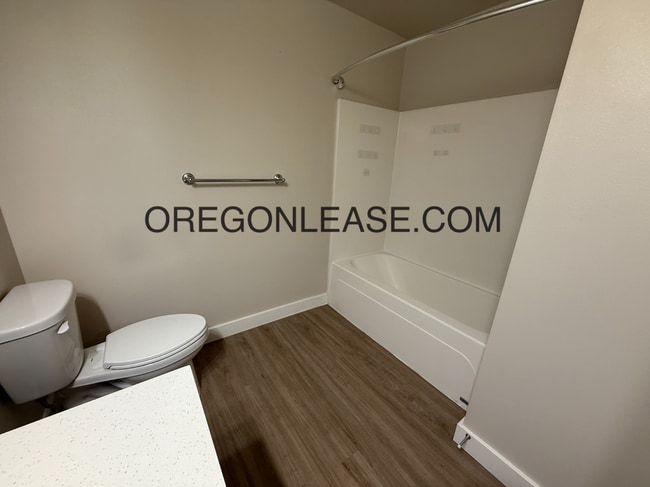 Photo - Newer 2-Bedroom Apartment located off Jasper rd in South Springfield Unit 4040 Horace st #7
