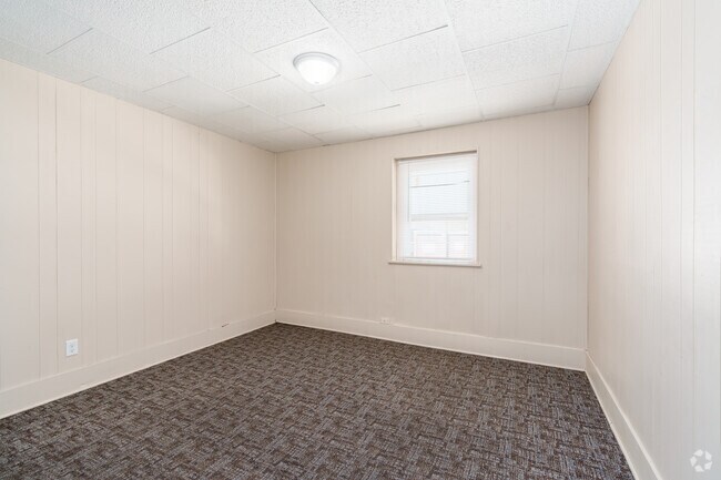 1BR, 1BA - 575SF - Bedroom