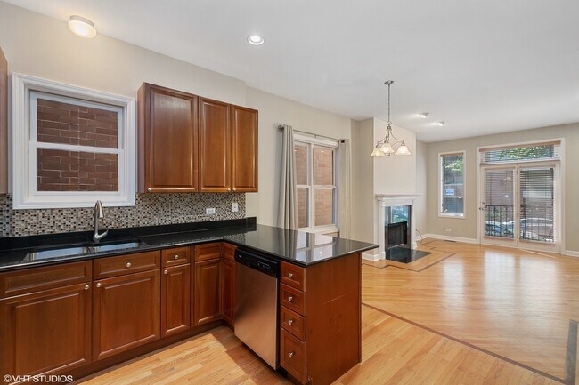 Photo - 882 W Lill Ave Unit 1