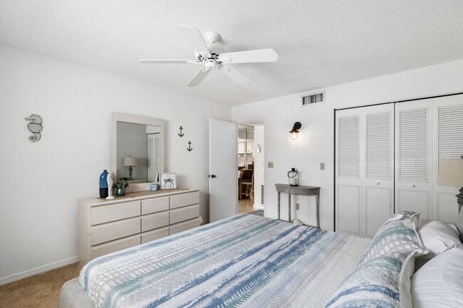 Photo - 5800 Hollywood Blvd Unit 217