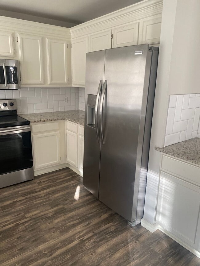 Photo - 318 Spanish Moss Dr