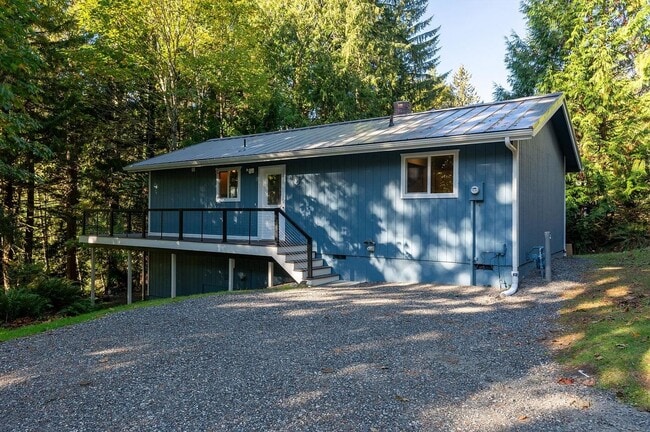 Building Photo - 136 Windward Dr