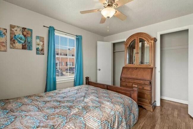 Plaza Hill Manor Apartments