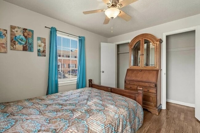 Plaza Hill Manor Apartments - Plaza Hill Manor Apartments
