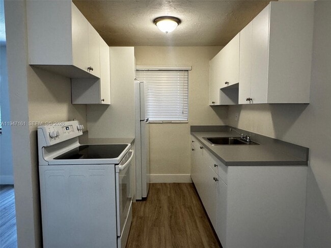 Photo - 1310 W 29th St Unit 32