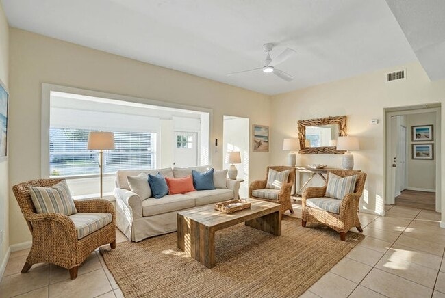 Photo - 1205 S Lake Dr