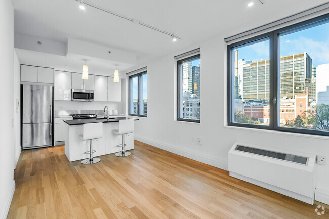 Building Photo - 545 W 53rd St Unit 4 Rental