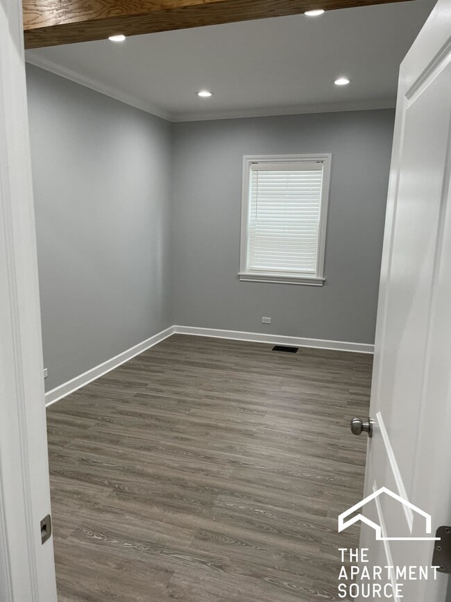 Photo - 3707 W Belmont Ave