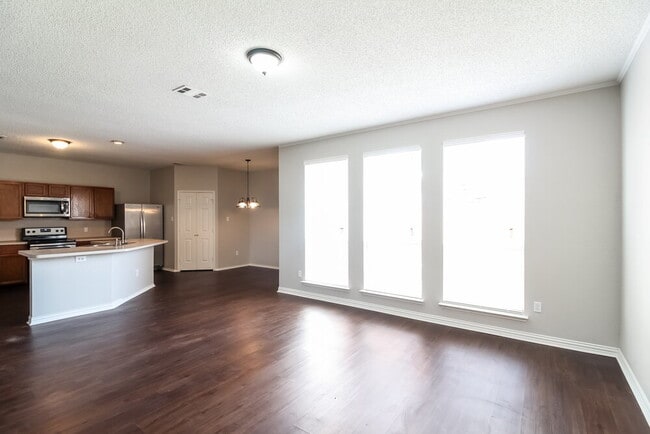 816 Parker Dr