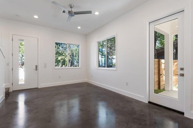 Photo - 2504 E 6th St Unit 2