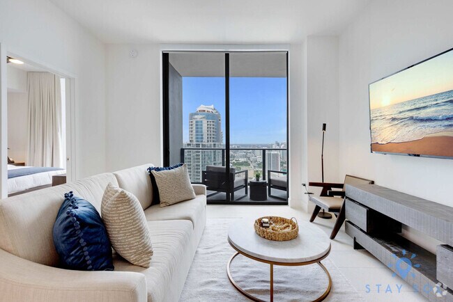 Building Photo - 601 NE 1st Ave Unit ID1227549P Rental