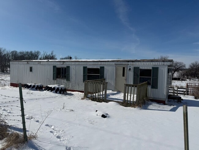 Building Photo - Cozy 2-Bedroom Home with Country Living – Diamond, MO