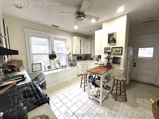 Building Photo - 207 Boston Ave Unit #A