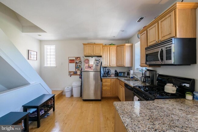 Building Photo - 1130 Dorrance St Unit A
