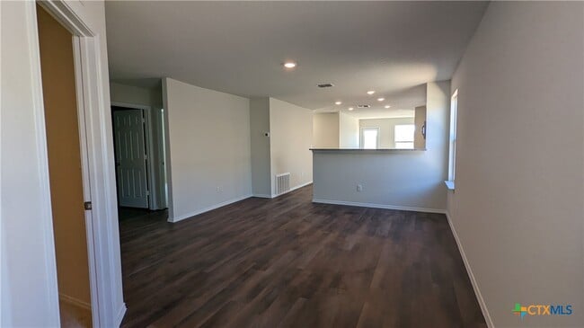 Photo - 521 Autumn Blaze