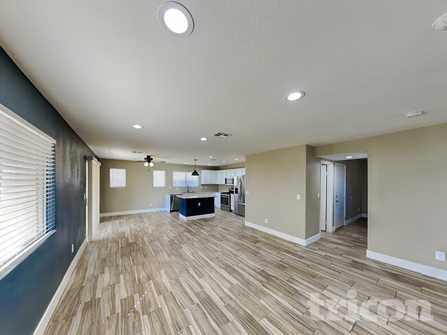Photo - 409 W Azure Ave