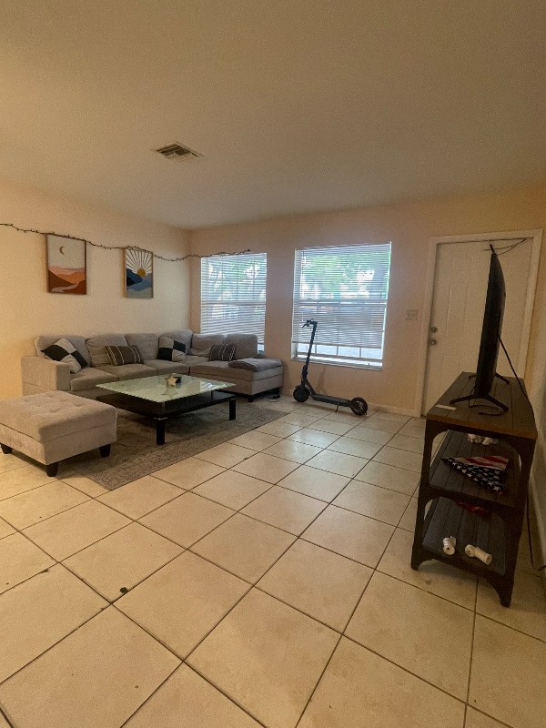 Photo - 1010 NW 3rd Ave