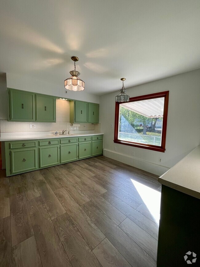 Building Photo - 2515 S 15th St Rental