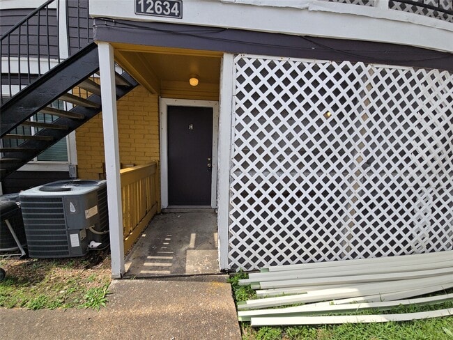 Building Photo - 12634 Ashford Meadow Dr Unit C