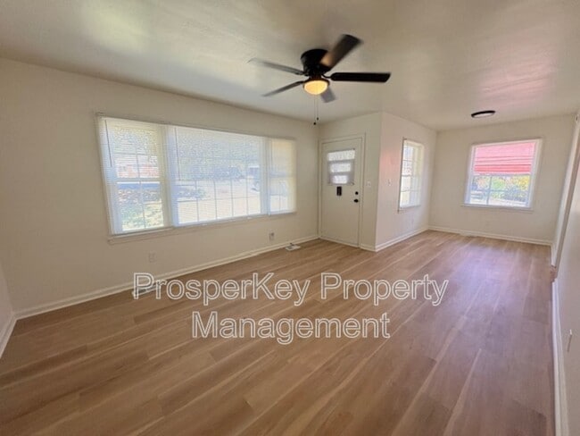 Photo - 830 Turner Rd