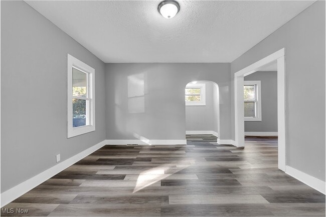 Photo - 2115 W 96th St