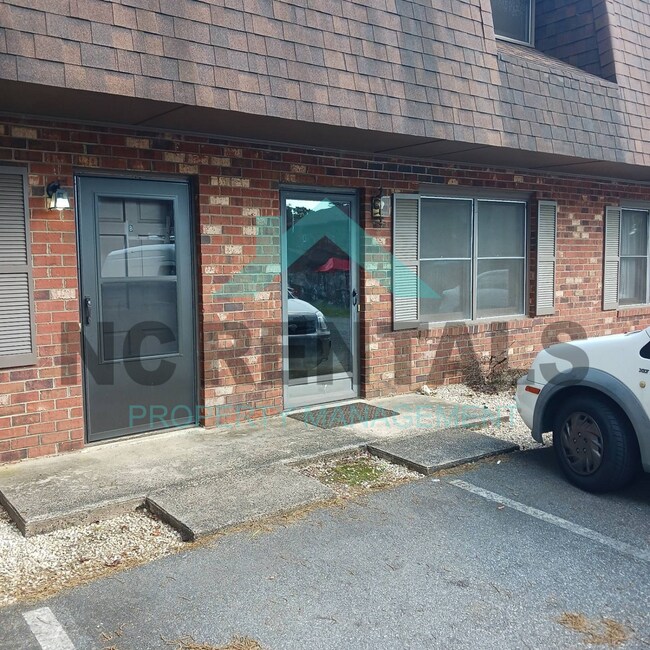 Photo - 210 W 5th St House