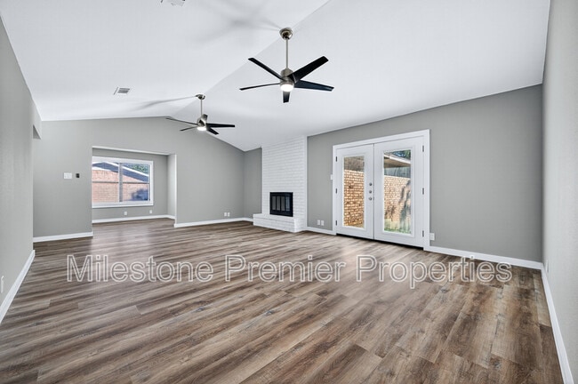 Photo - 3014 Jennifer Ave