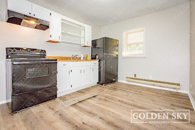Photo - 813 W Memorial Dr