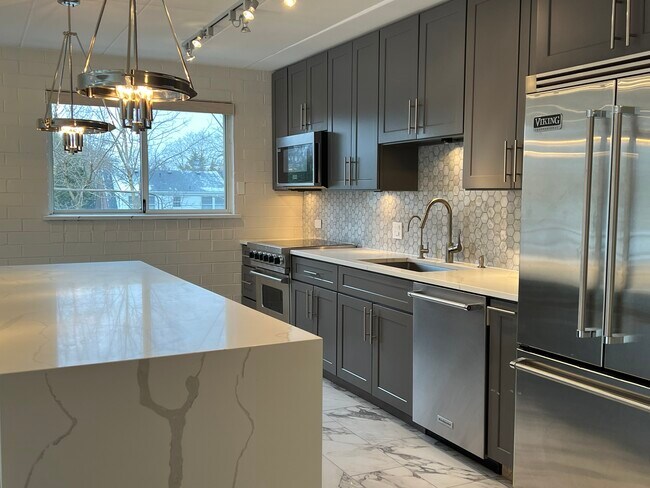 Photo - 630 Vernon Ave Unit 12