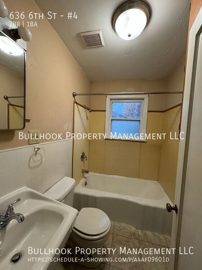 636 6th St Unit 4