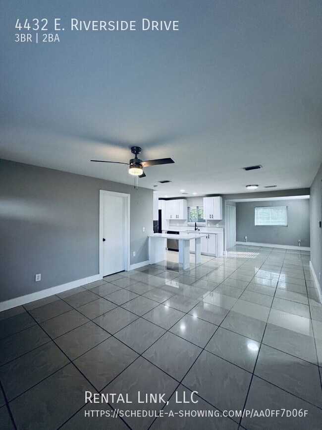 Photo - 4432 E Riverside Dr