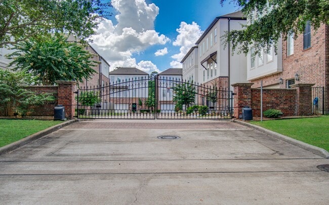 1743 Dominica Dr