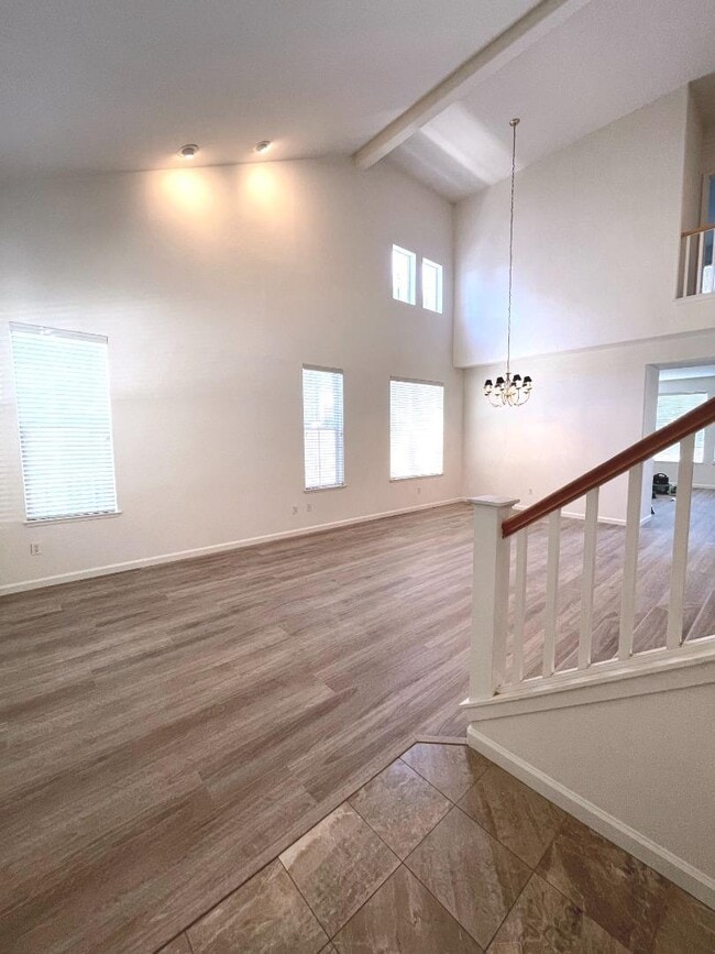 Building Photo - 1065 Rockport Ave Rental