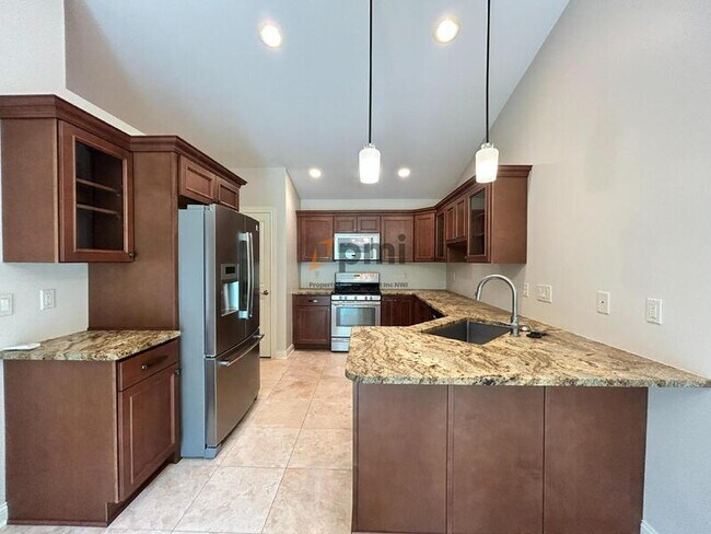 Photo - 827 Veterans Ln