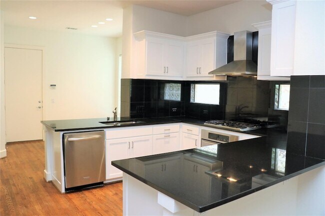 Photo - 3718 Dorothy Ave