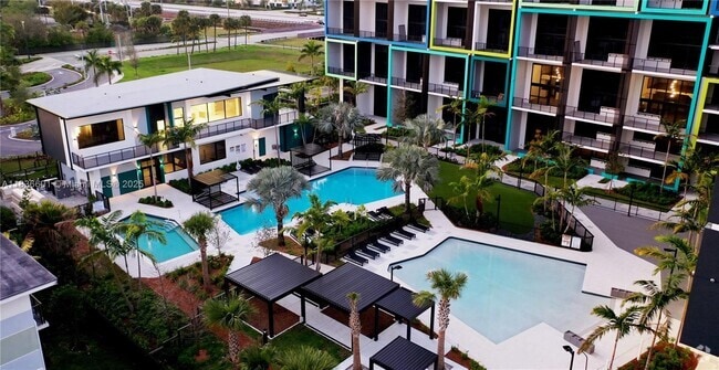 Building Photo - 4400 Sunrise Blvd Unit T-1 Rental