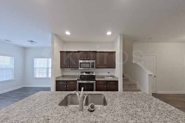 Photo - 415 Ferguson Ln