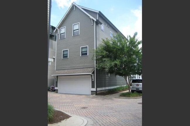 Photo - 606 Centerpoint Ln