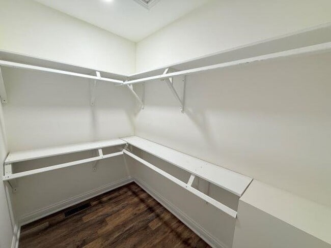 Photo - Country living close to city life!