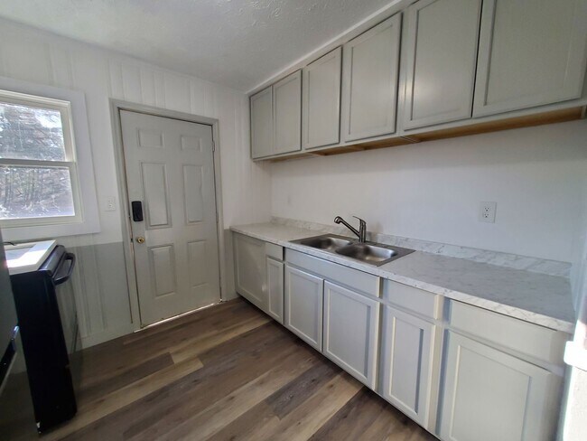 Photo - 204 S 5th St